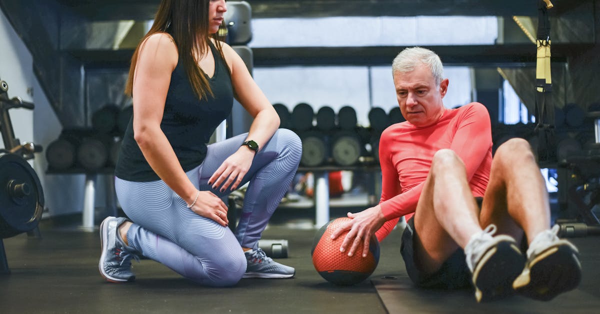 Errores comunes al entrenar pasados los 50 años — ejercicio seguro
